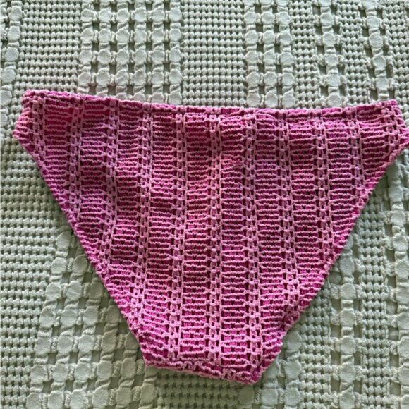 NEW Aerie Pink Crochet Bikini‎ Bottom Size M - Picture 2 of 5